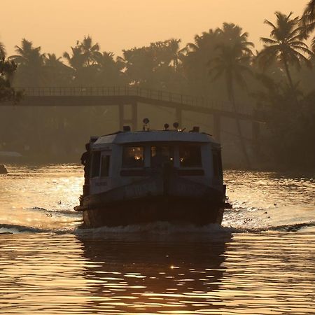 Marari Houseboat Ξενοδοχείο Mararikulam Εξωτερικό φωτογραφία